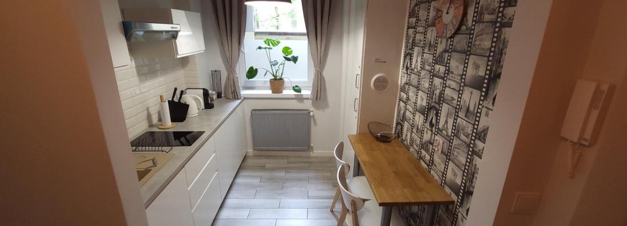 Appartement Apartament Antresola Drzewna à Zielona Góra Extérieur photo