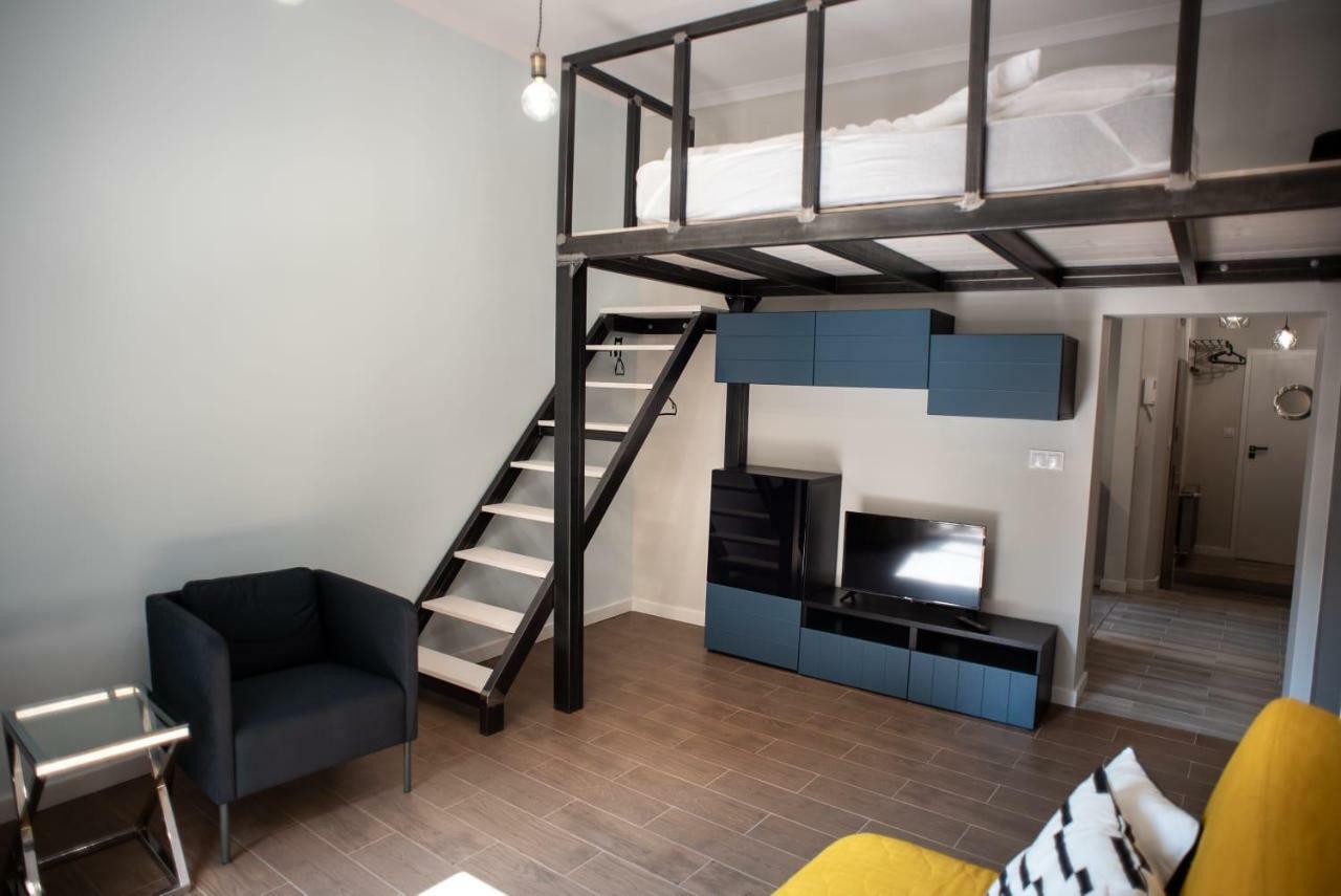 Appartement Apartament Antresola Drzewna à Zielona Góra Extérieur photo